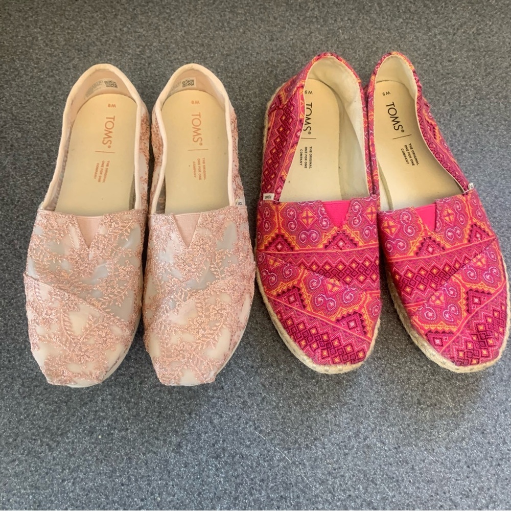 2 pairs of TOMS Women’s Size 9
